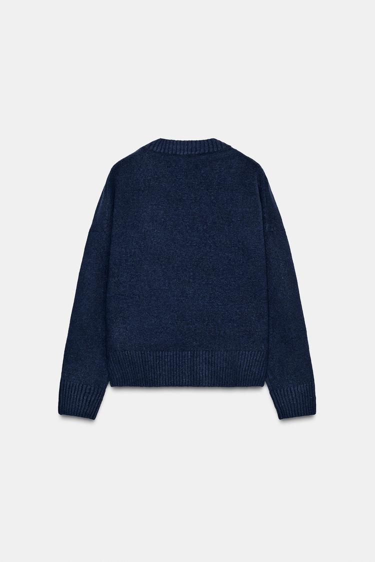 SOFT KNIT V-NECK SWEATER